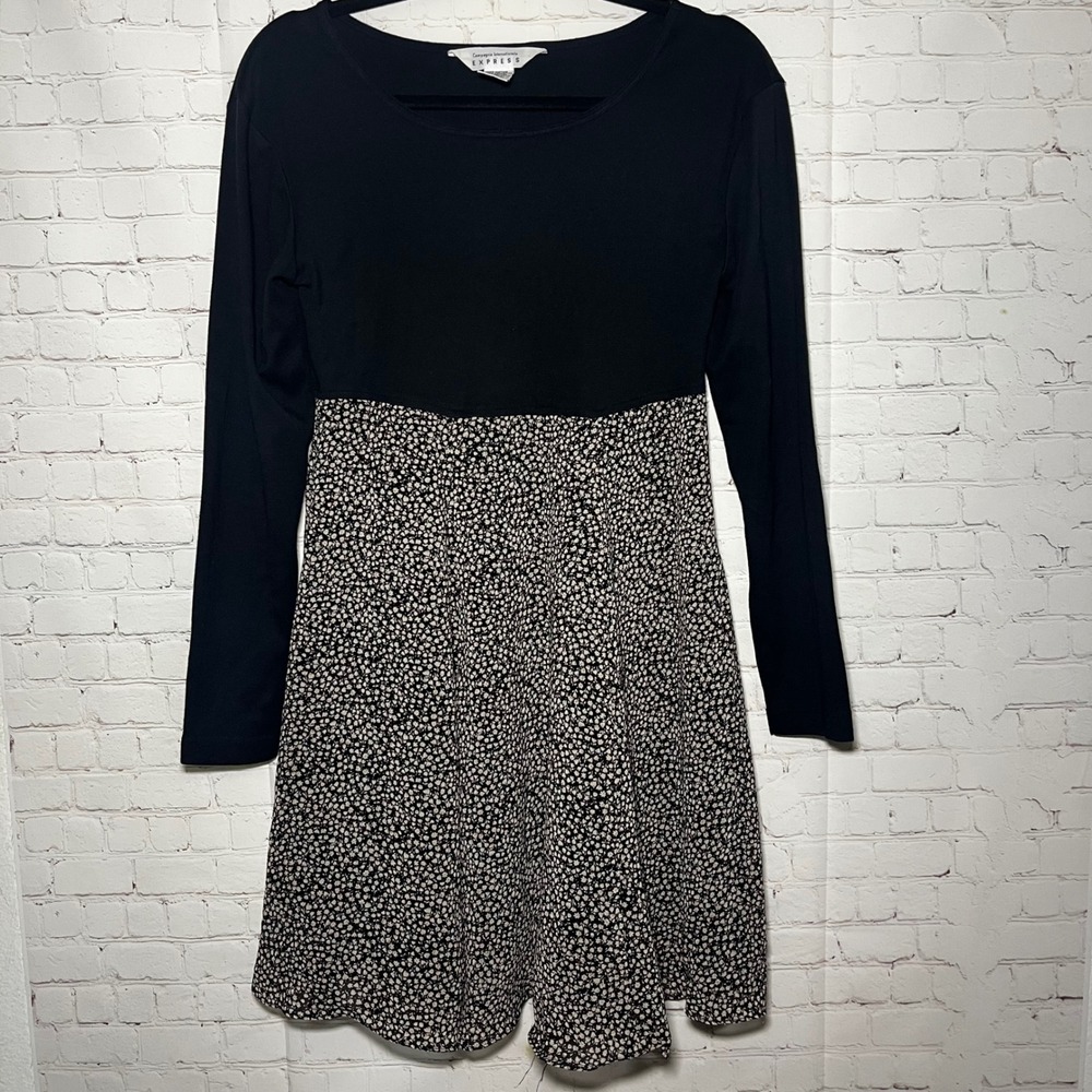 Vintage 1990s Express Dress Black & White Floral Long Sleeve Fit &‎ Flare Size M